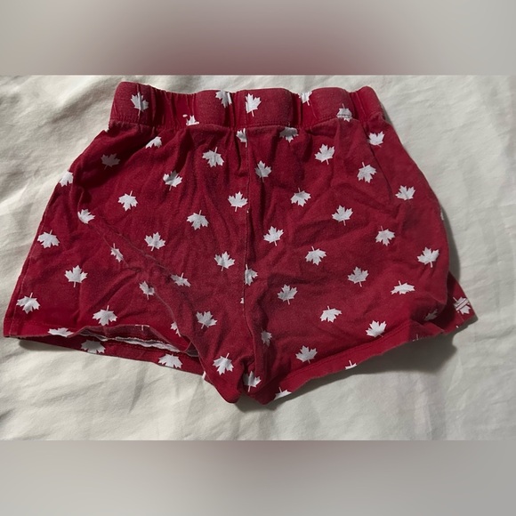 🎁Girls Maple Leaf Patterned Shorts - Size Medium🎁 - Picture 2 of 4